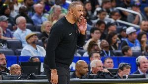 乌度卡：杜兰特仍可打出高效水准 他能与我们的球员无缝适配